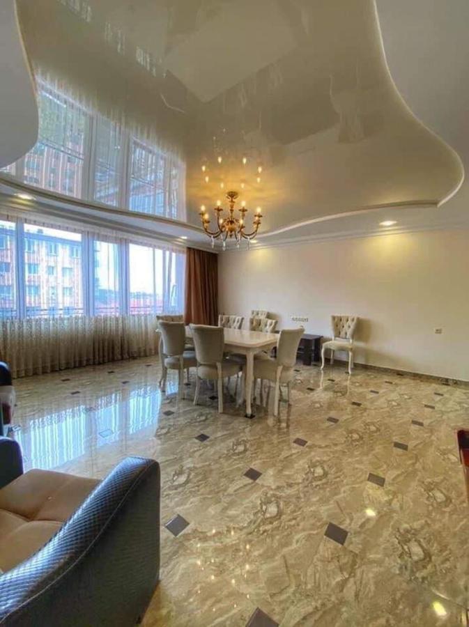 Apartment Dolphin Batumi Eksteriør bilde