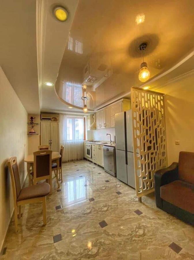 Apartment Dolphin Batumi Eksteriør bilde