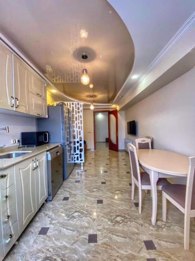 Apartment Dolphin Batumi Eksteriør bilde